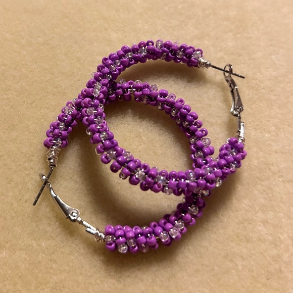 Hand-beaded 1 3/4” Purple Passion Hoop Earrings NWOT - Picture 4 of 4